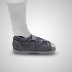 Botinha rasa pós-operatória...